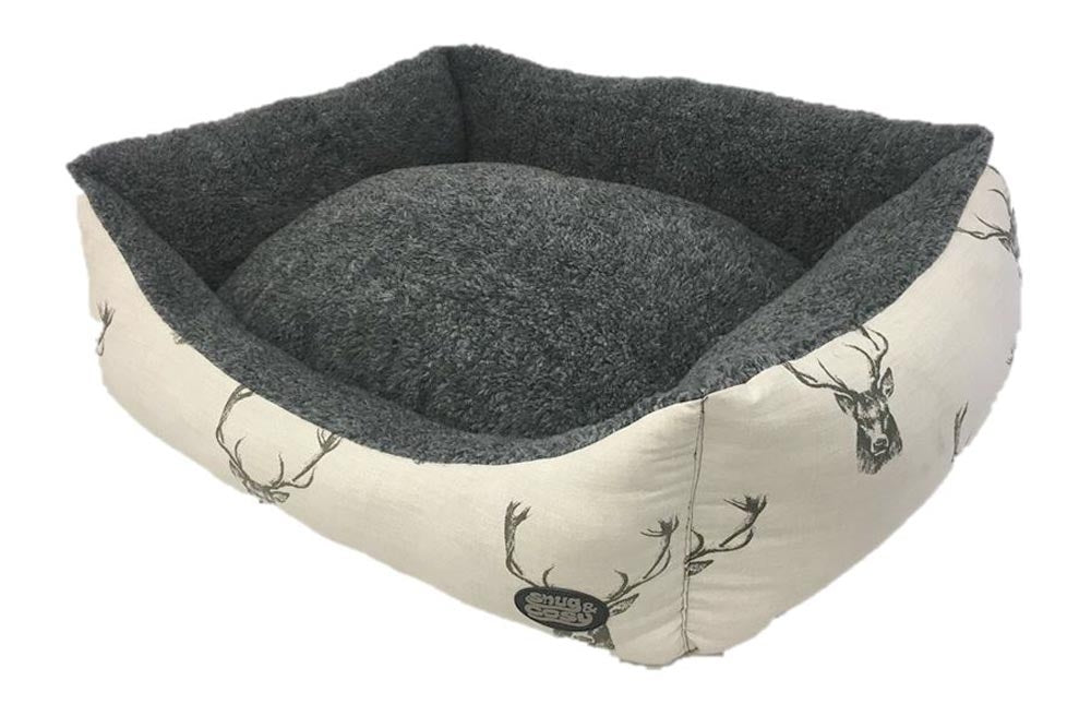 Snug & Cosy Stag Dog Bed with fleece